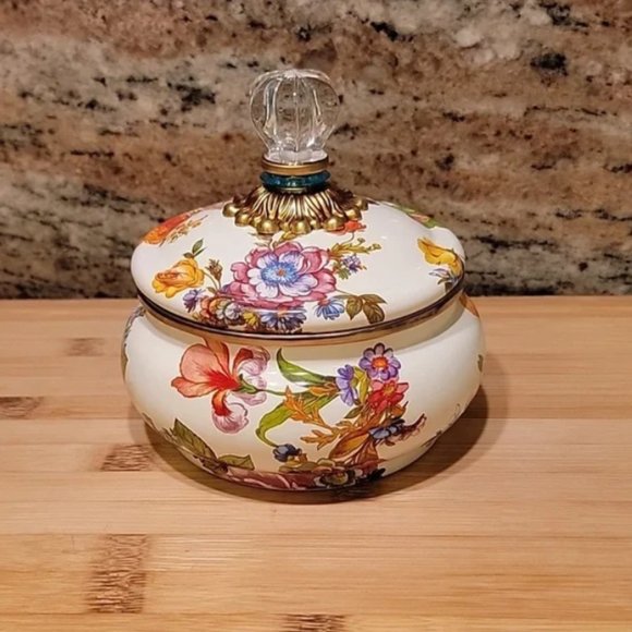 MacKenzie-Childs Other - Mackenzie-Childs Flower Market Squashed Pot in White